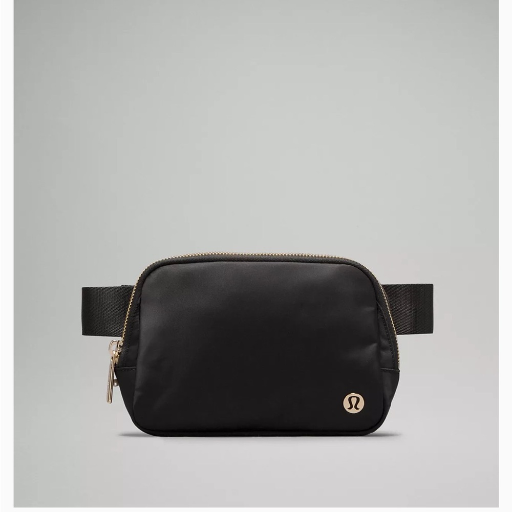 Lululemon Athletica Black Belt Bag with Modern Design